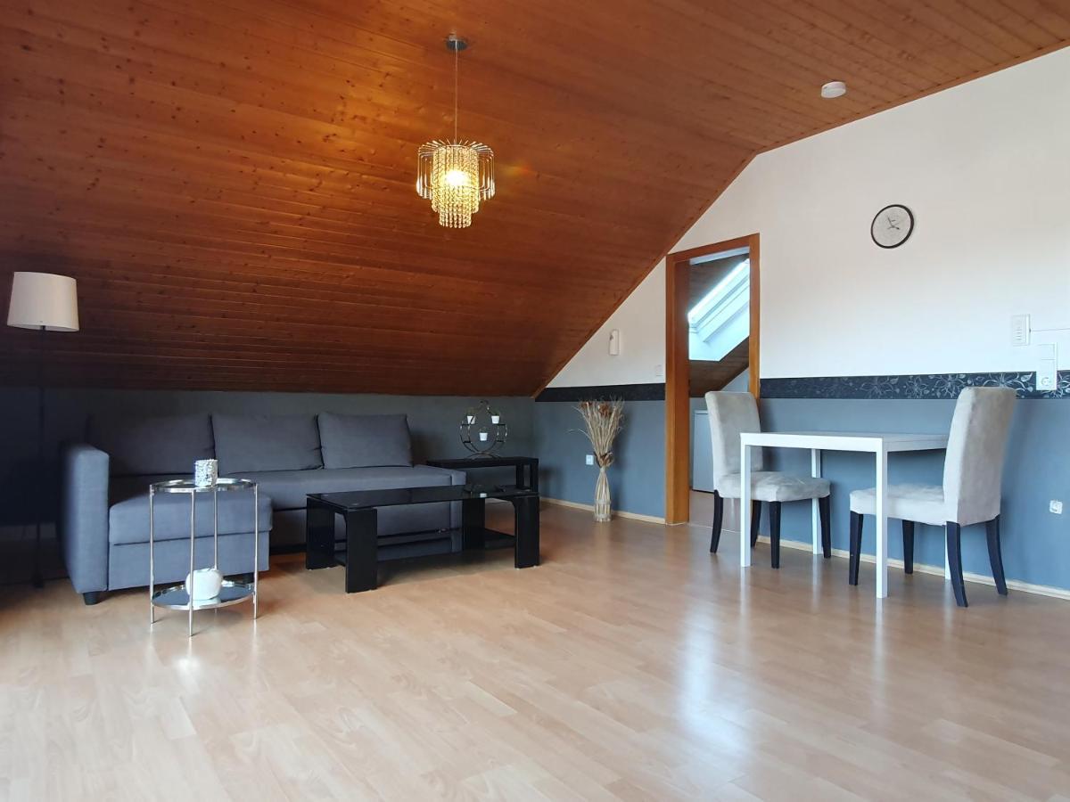 Wohnung Mit Ausblick In Таубербишофсхайм Экстерьер фото